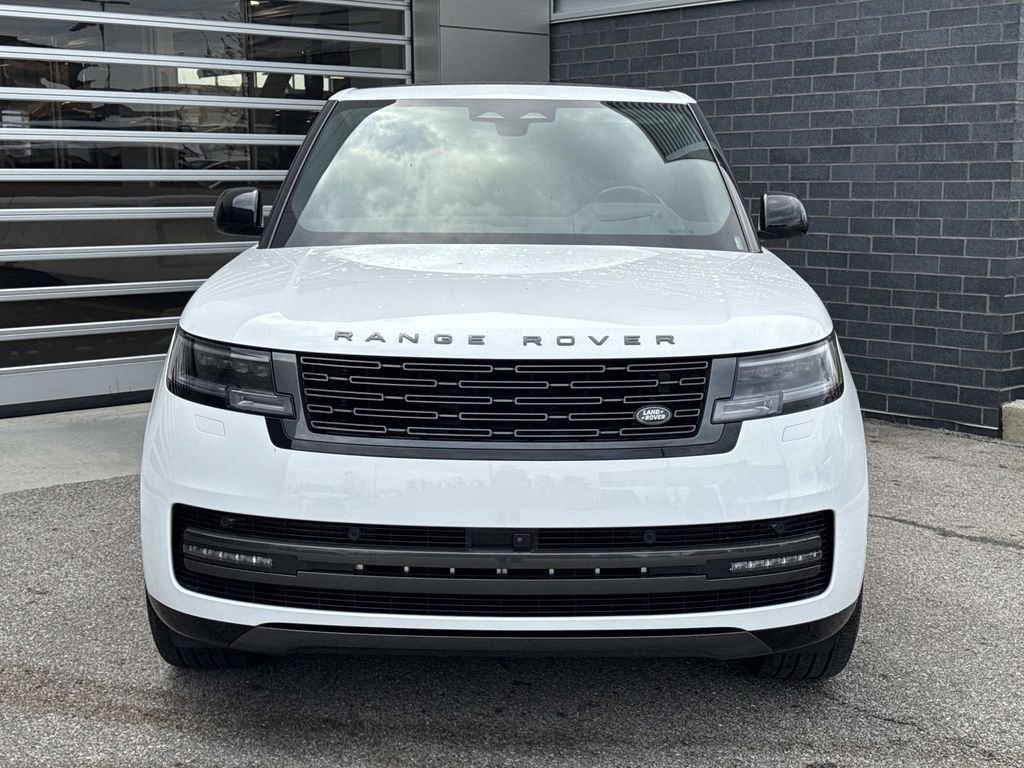 New 2026 Fuji White Land Rover SE image 2