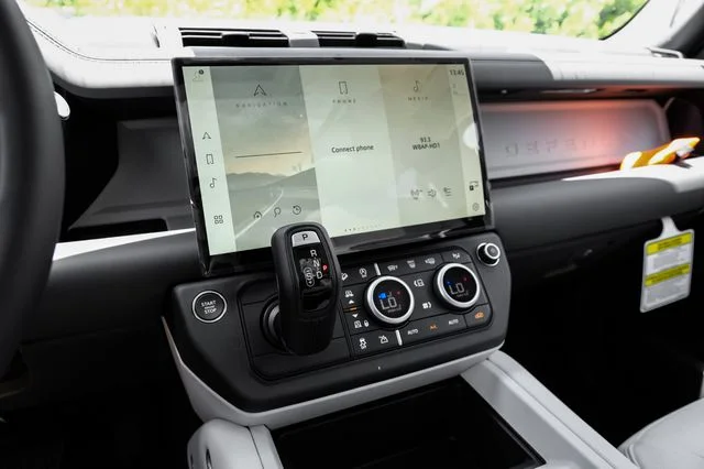 New 2026 Tasman Blue Land Rover X-Dynamic SE image 30