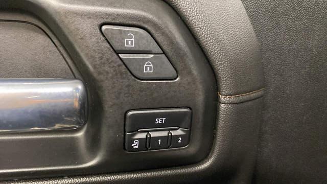 Used 2021 Onyx Black GMC AT4 image 33