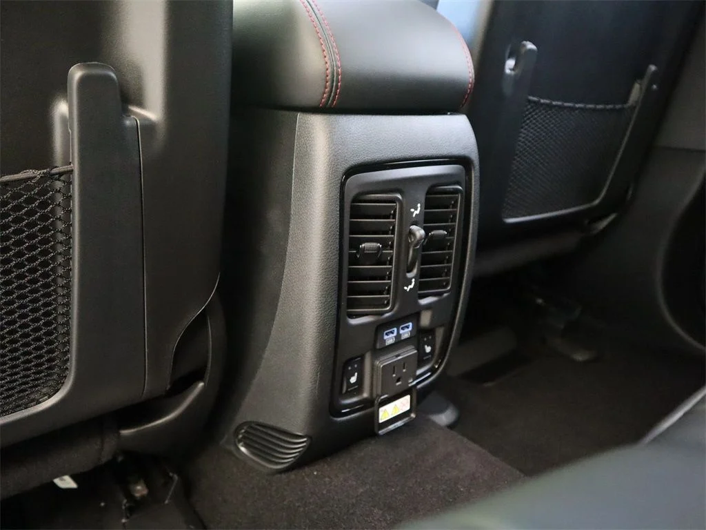 New 2024 Diamond Black Clear-Coat Exterior Paint Dodge GT Plus image 18