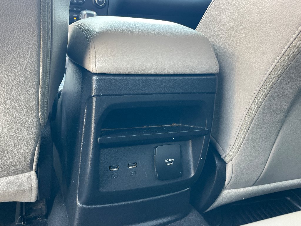 Used 2023 Cactus Gray Ford LARIAT image 16