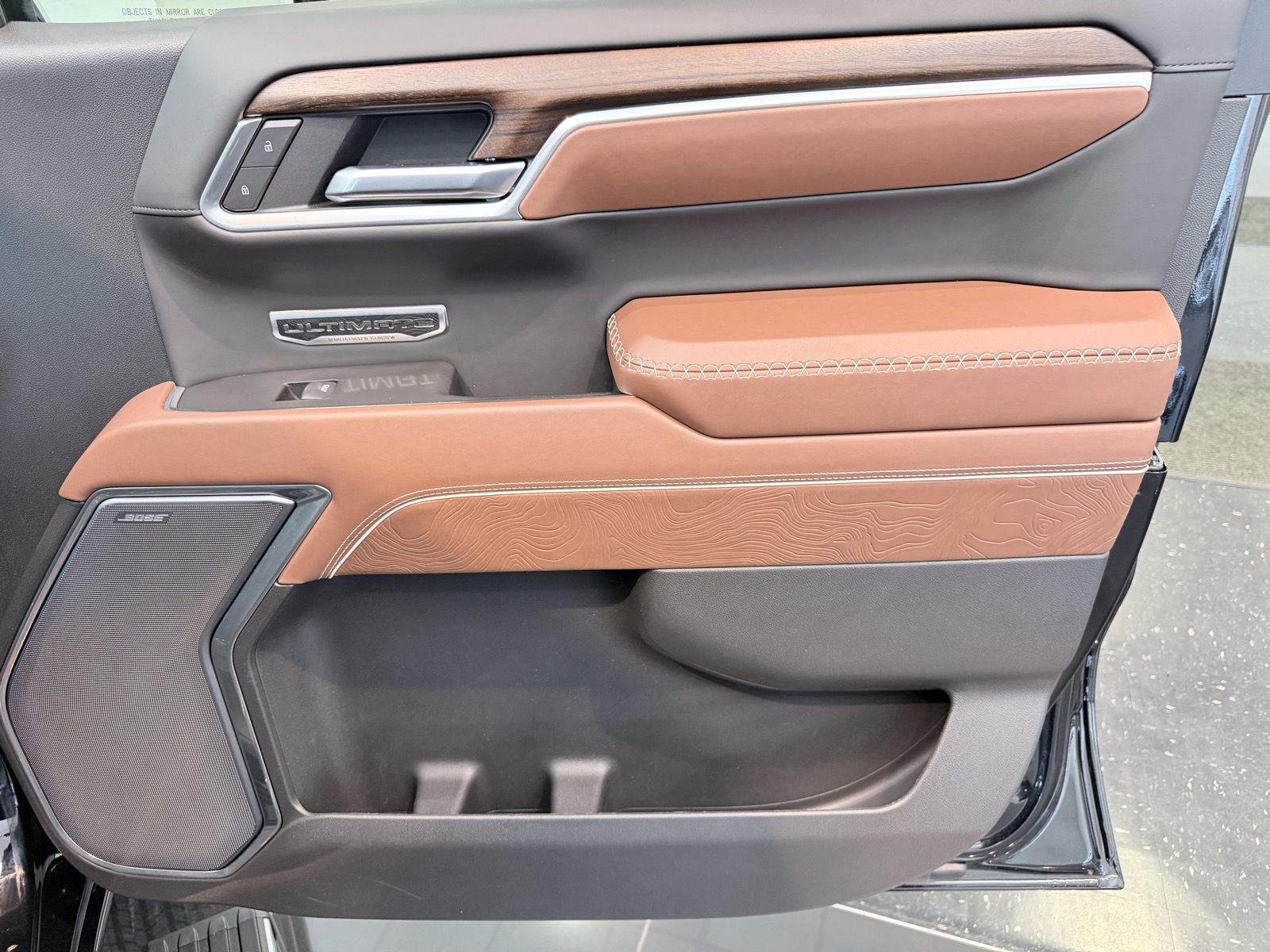 Used 2025 Onyx Black GMC Denali Ultimate image 32
