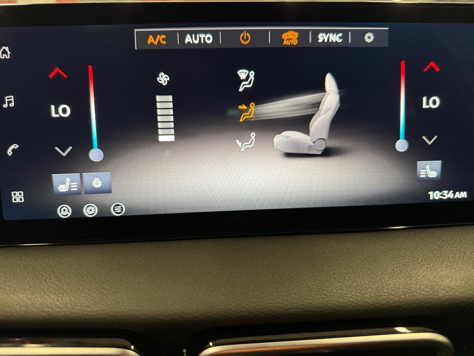 New 2026 Aspen White Tricoat/Super Black Nissan SR image 18