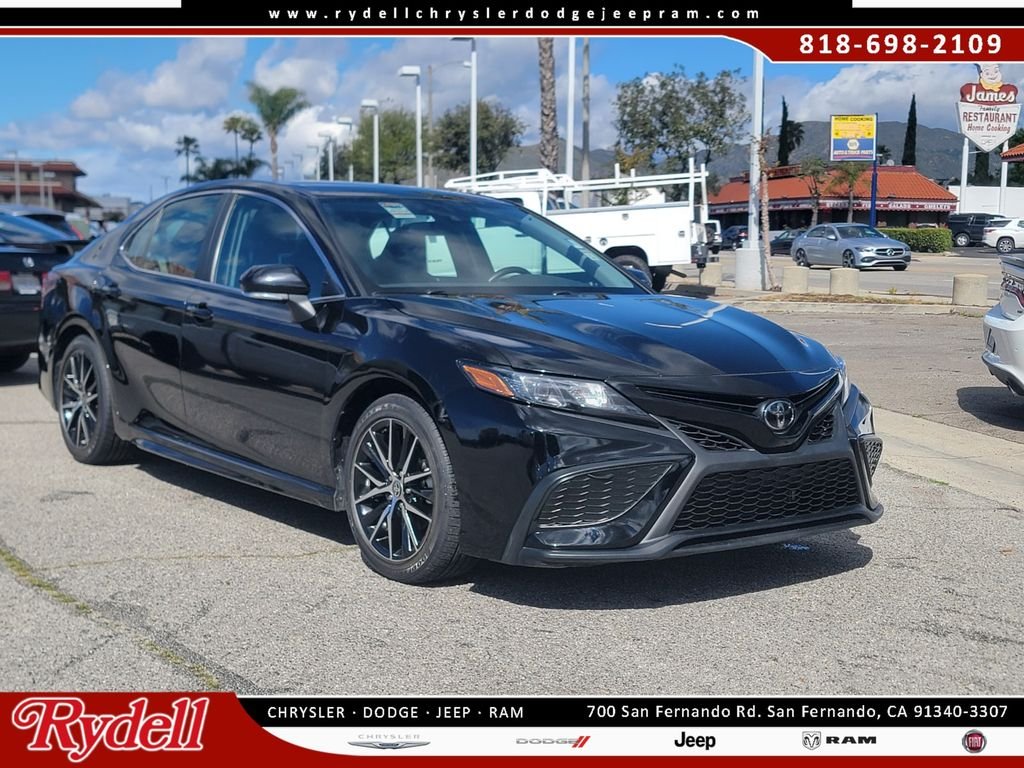 2023 Toyota Camry SE