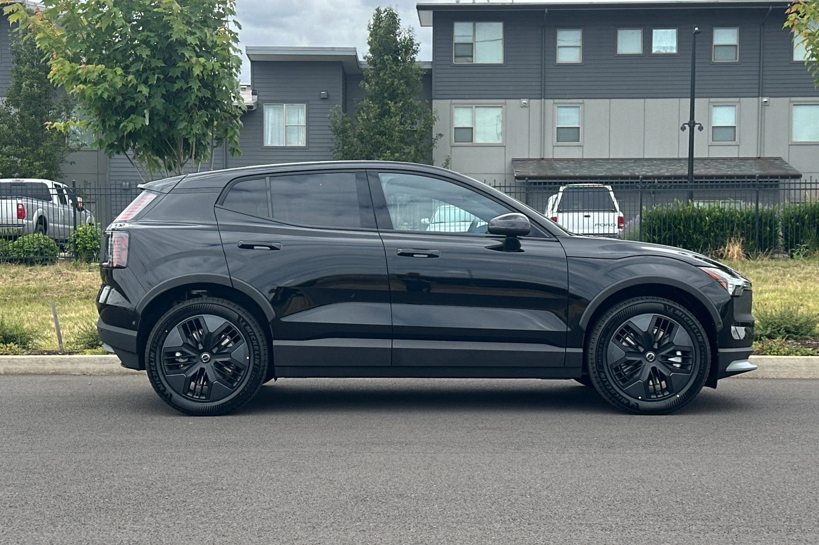 New 2026 Onyx Black Volvo Ultra image 2