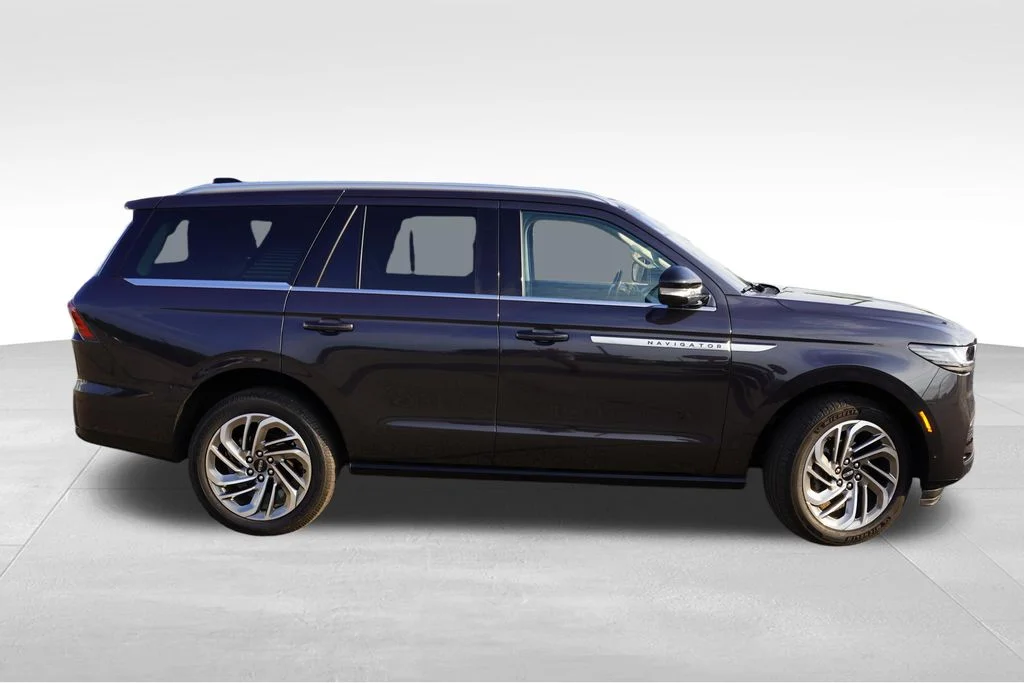 Used 2025 Starlight Gray Premium Colorant Lincoln Reserve image 3