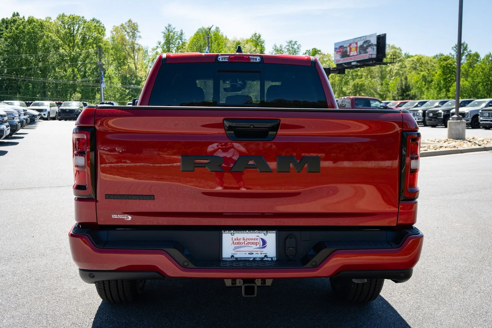 New 2026 Molten Red Pearl-Coat Exterior Paint RAM Big Horn/Lone Star image 8