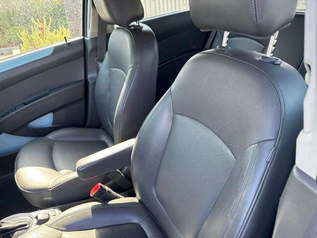 Used 2014 White Chevrolet 2LT image 6