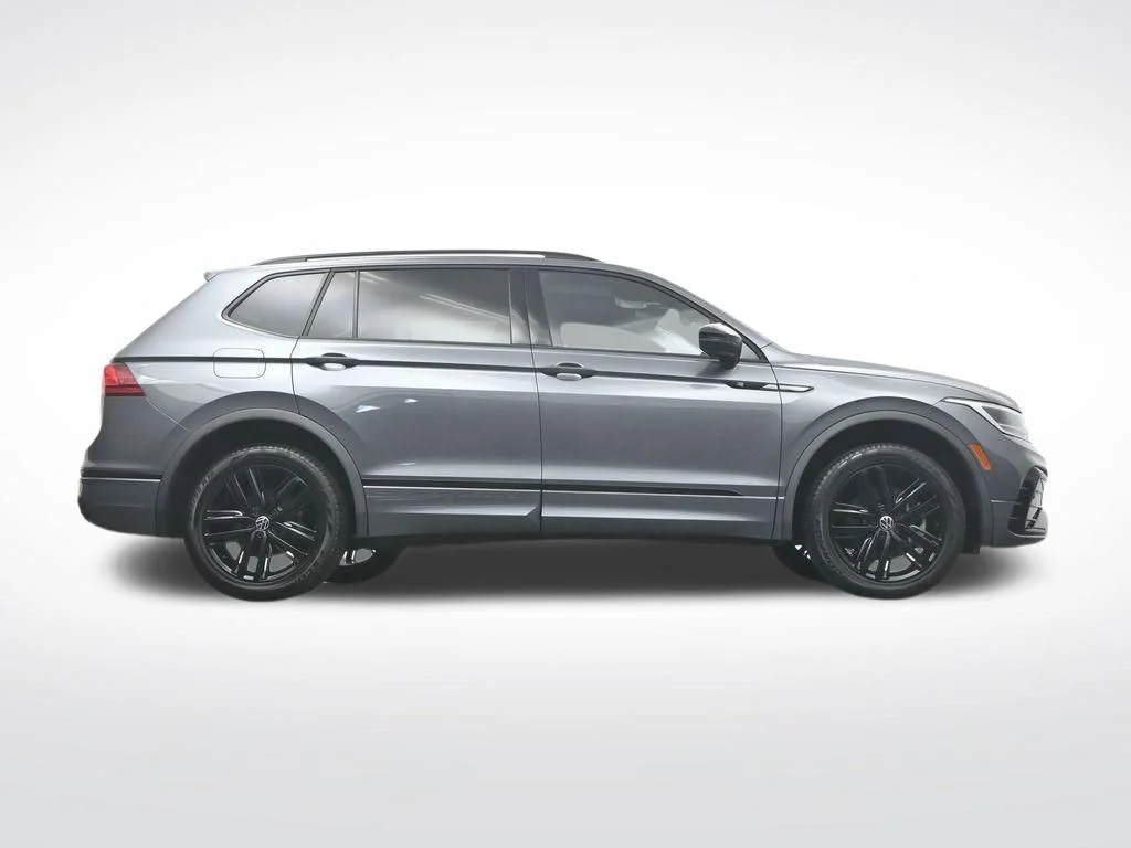 Used 2022 Gray Volkswagen 2.0T SE R-Line Black image 39