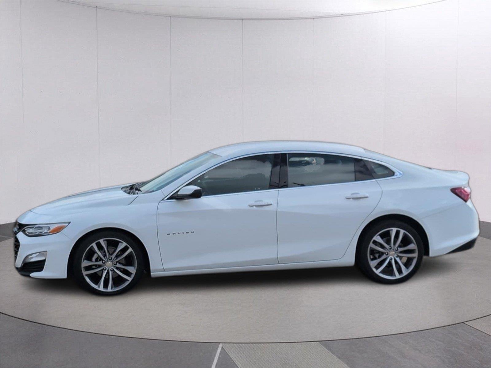 Used 2024 Summit White Chevrolet 2LT image 2
