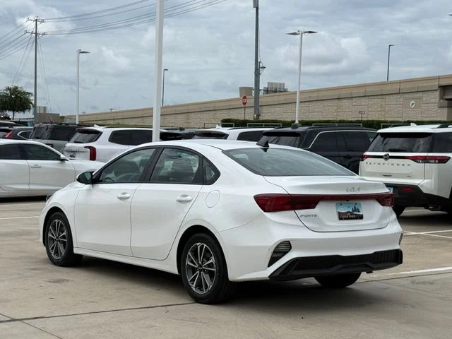 Used 2023 White Kia LXS image 7