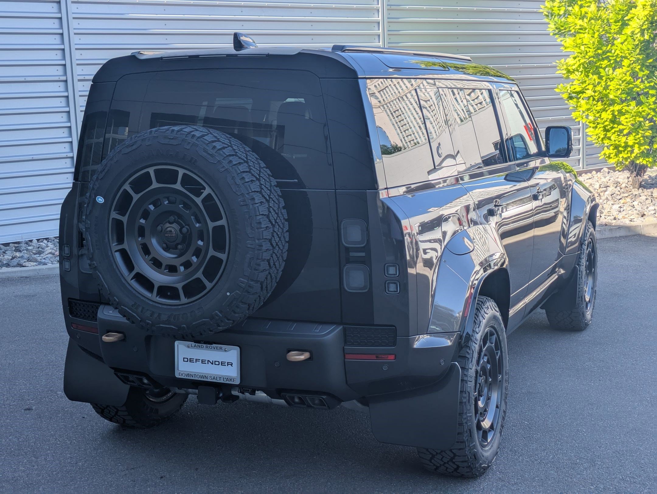 New 2026 Charente Grey Land Rover P635 OCTA image 5