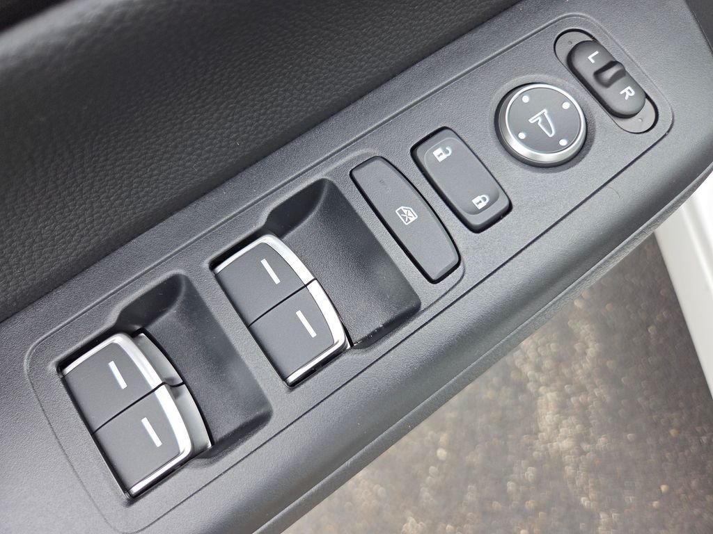 2025 Honda CR-V Sport Touring - Photo 38