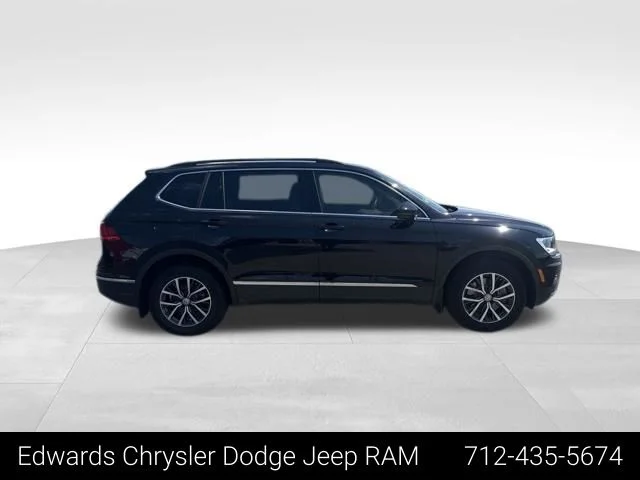 Used 2020 Black Volkswagen 2.0T SE image 9