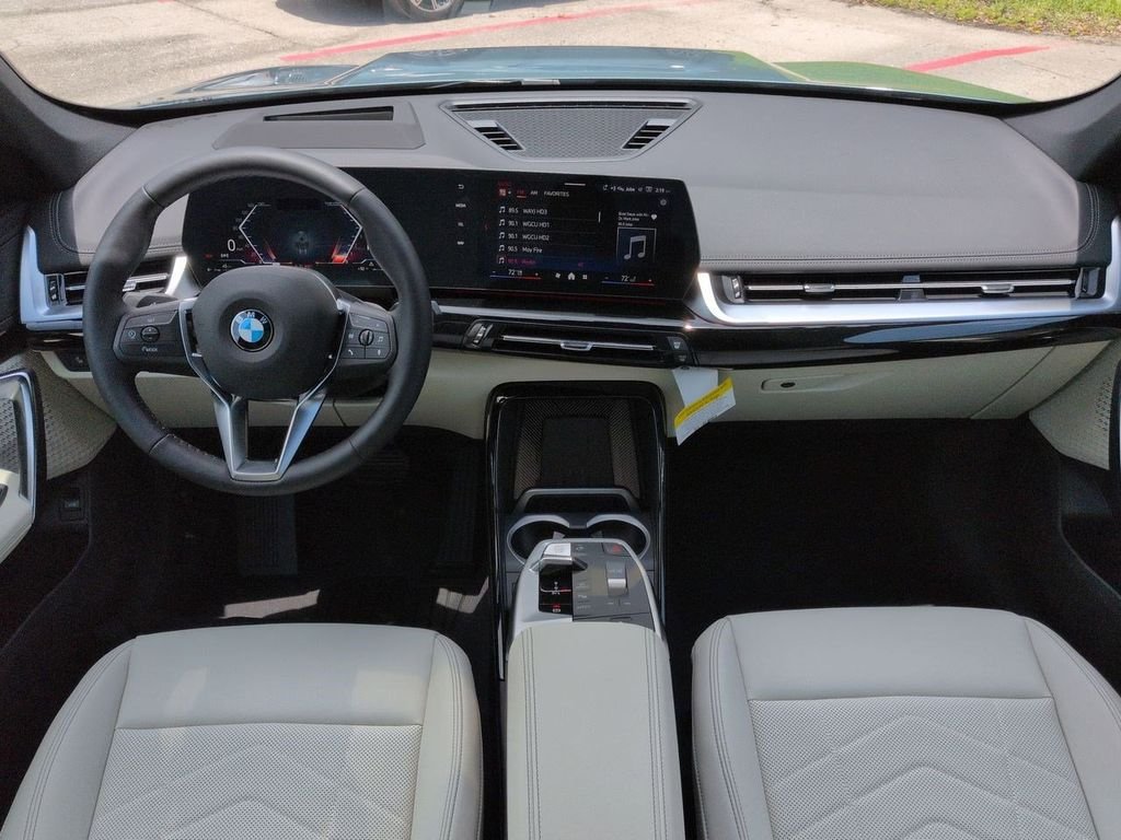 New 2026 Green Metallic BMW xDrive28i image 15