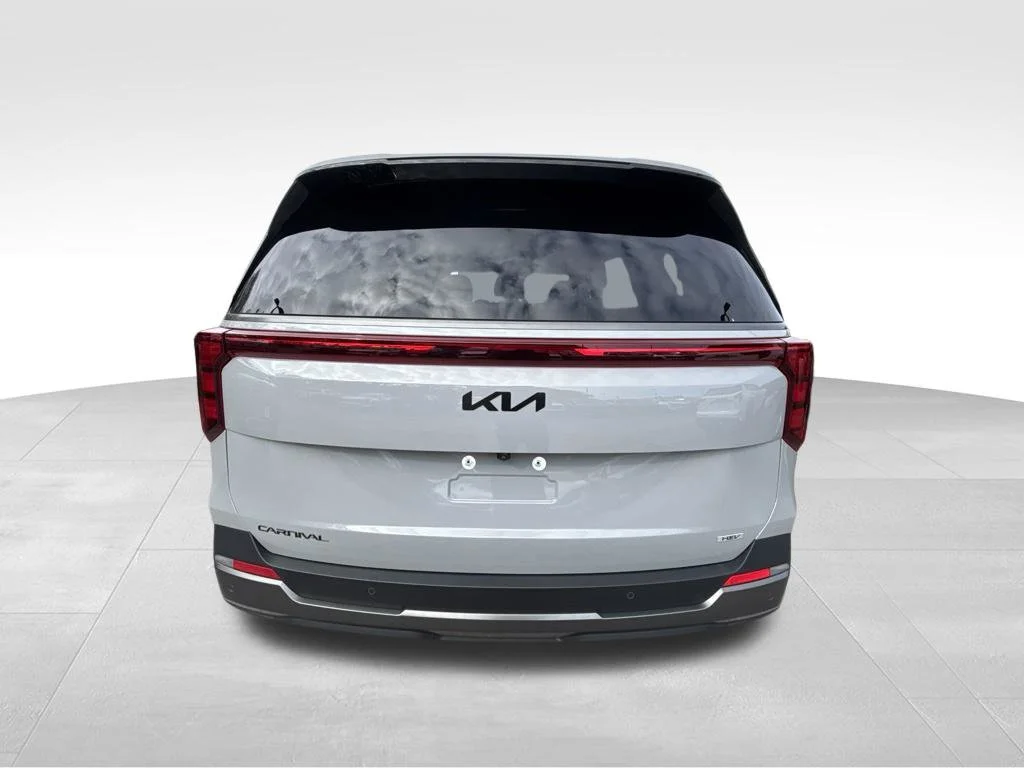 Used 2026 Silver Kia  image 4