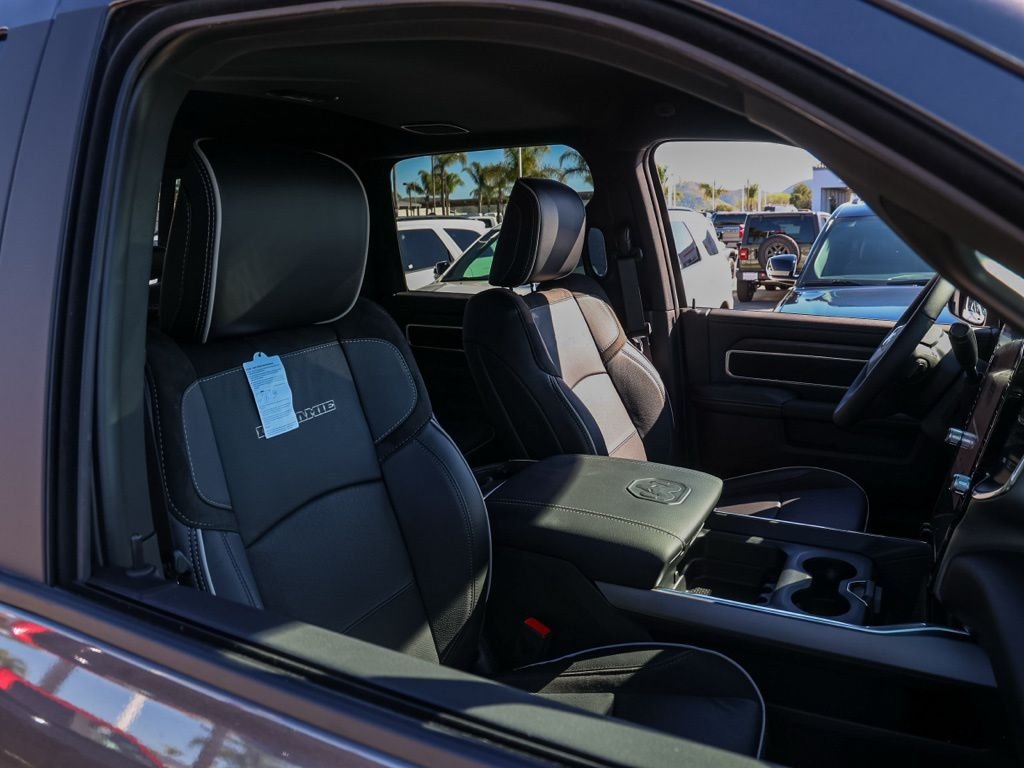 New 2026 Granite Crystal Metallic Clear-Coat Exterior Paint RAM Laramie image 19