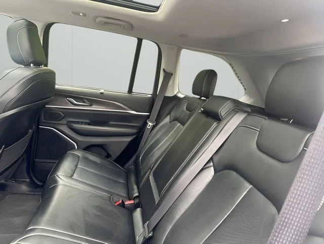 Used 2022 White Jeep 4xe image 31