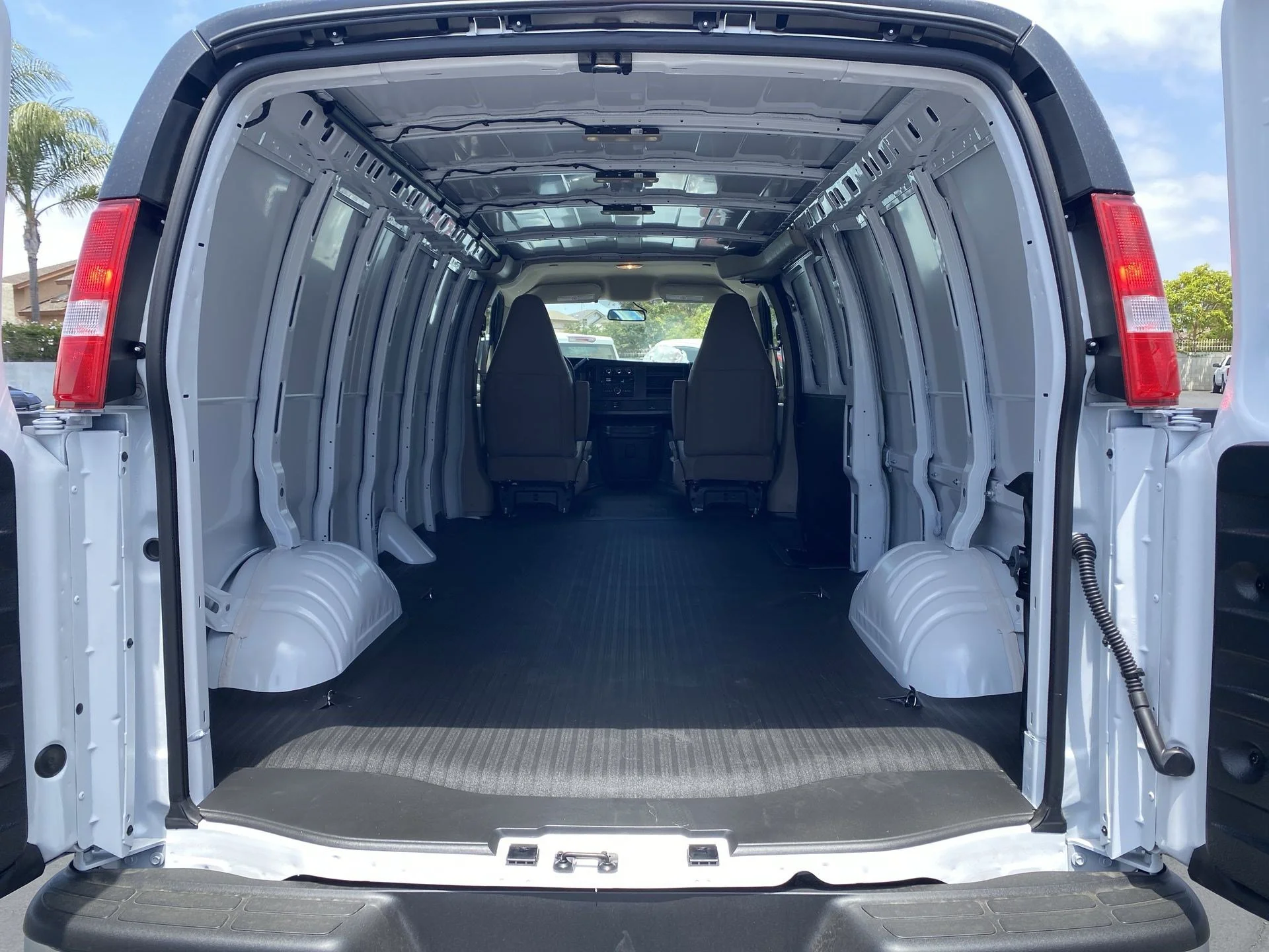2026 Chevrolet Express Cargo Work Van - Photo 23