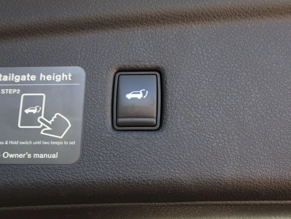 Used 2019 Gray INFINITI ESSENTIAL image 11