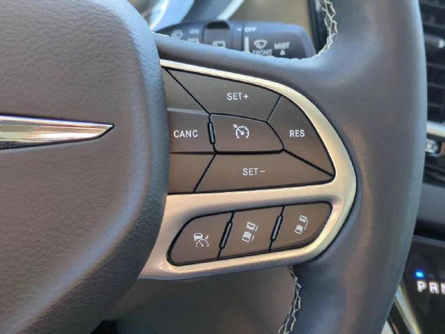 Used 2024 Black Chrysler Touring L image 17
