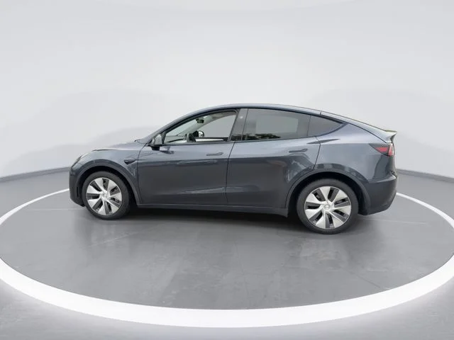 Used 2024  Tesla Long Range image 5