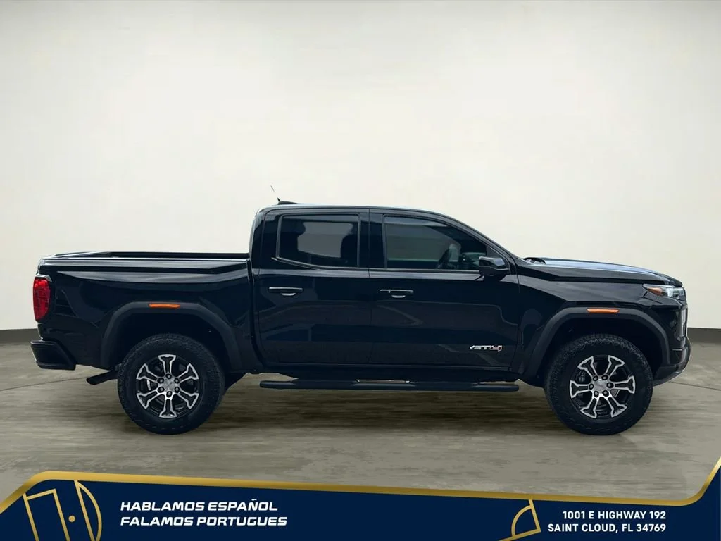 Used 2025 Onyx Black GMC AT4 image 7