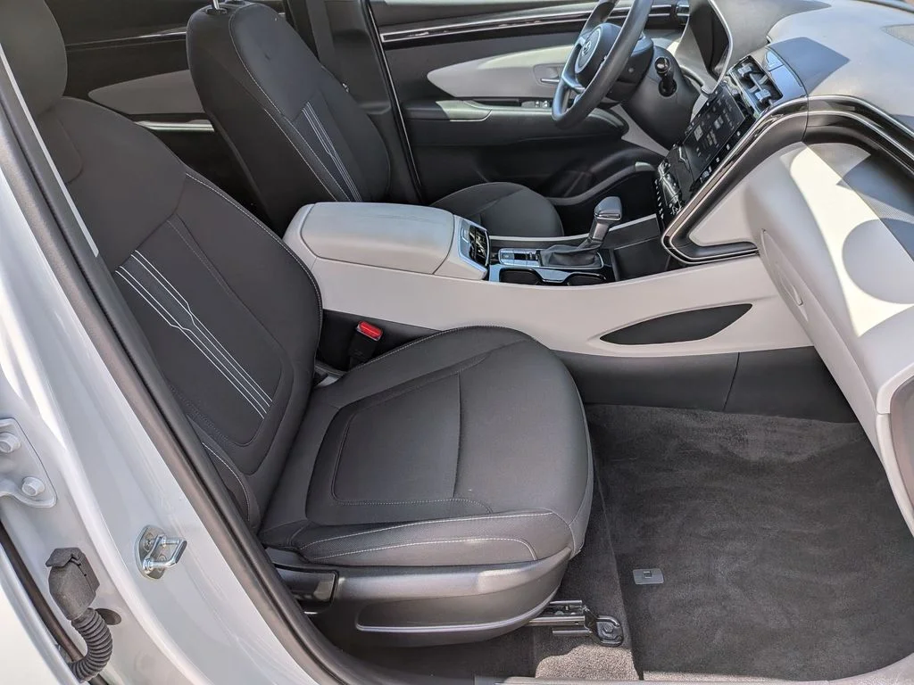 Used 2024 White Hyundai SEL image 30