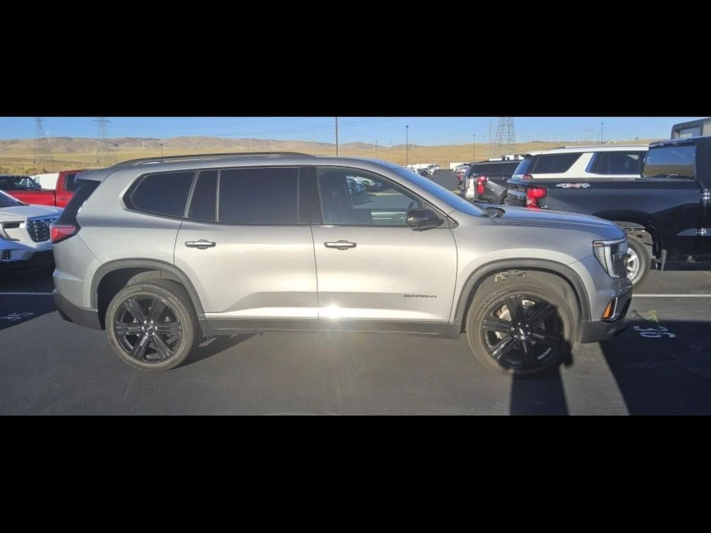 Used 2024 Silver GMC Elevation image 4