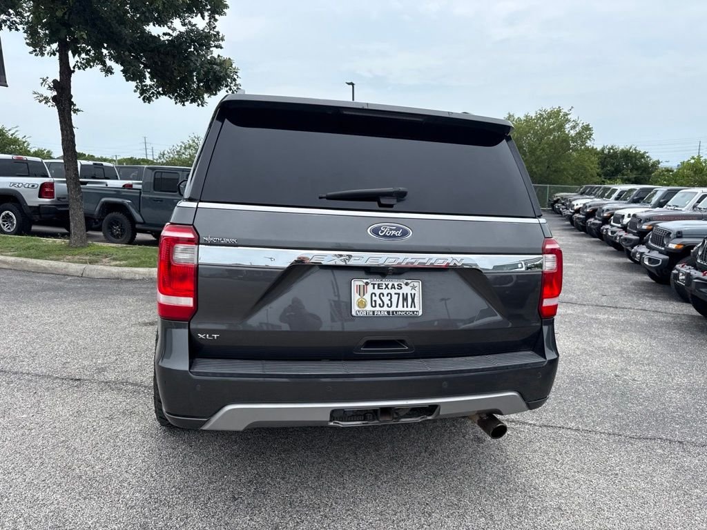 Used 2019 Gray Ford XLT image 10