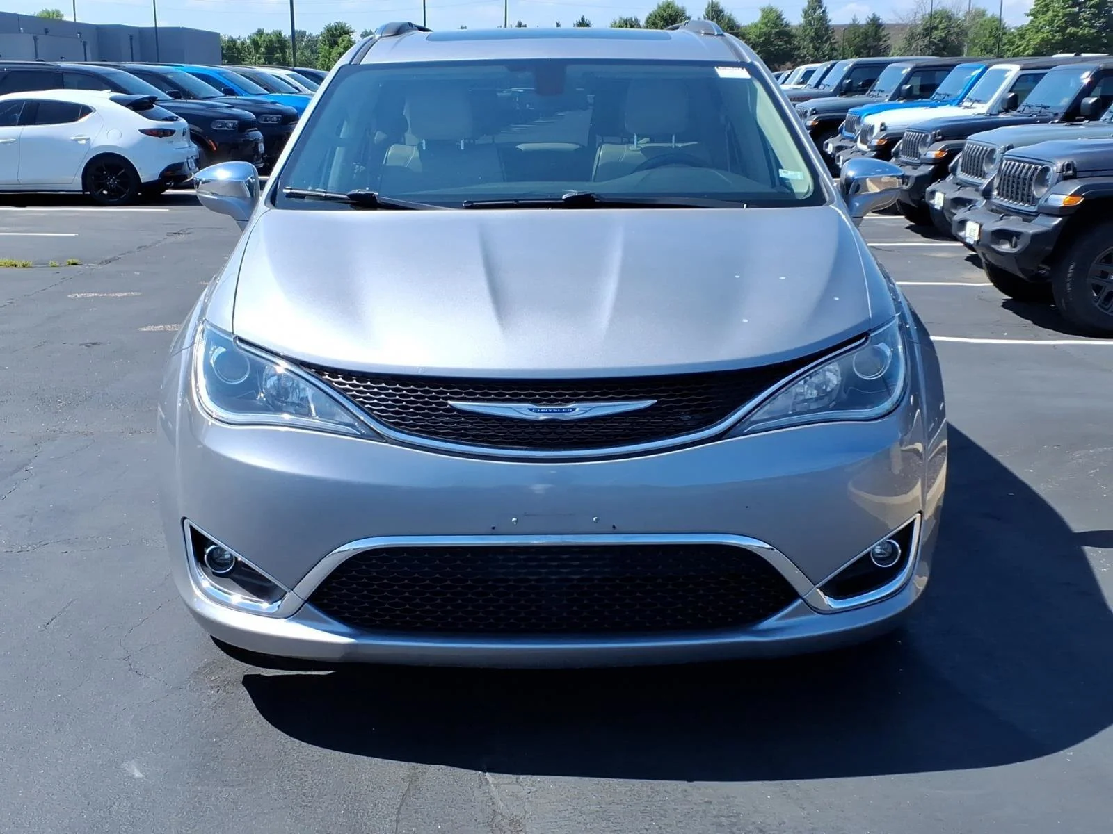 Used 2019 Billet Silver Metallic Clearcoat Chrysler Limited image 73