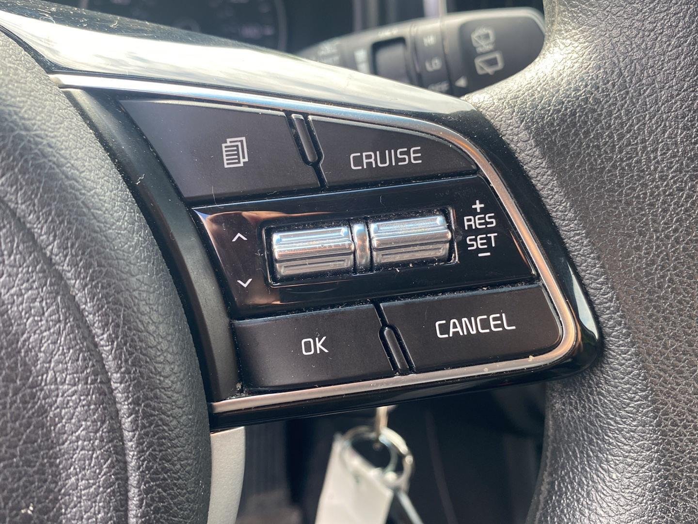 Used 2022 Pacific Blue Kia LX image 19