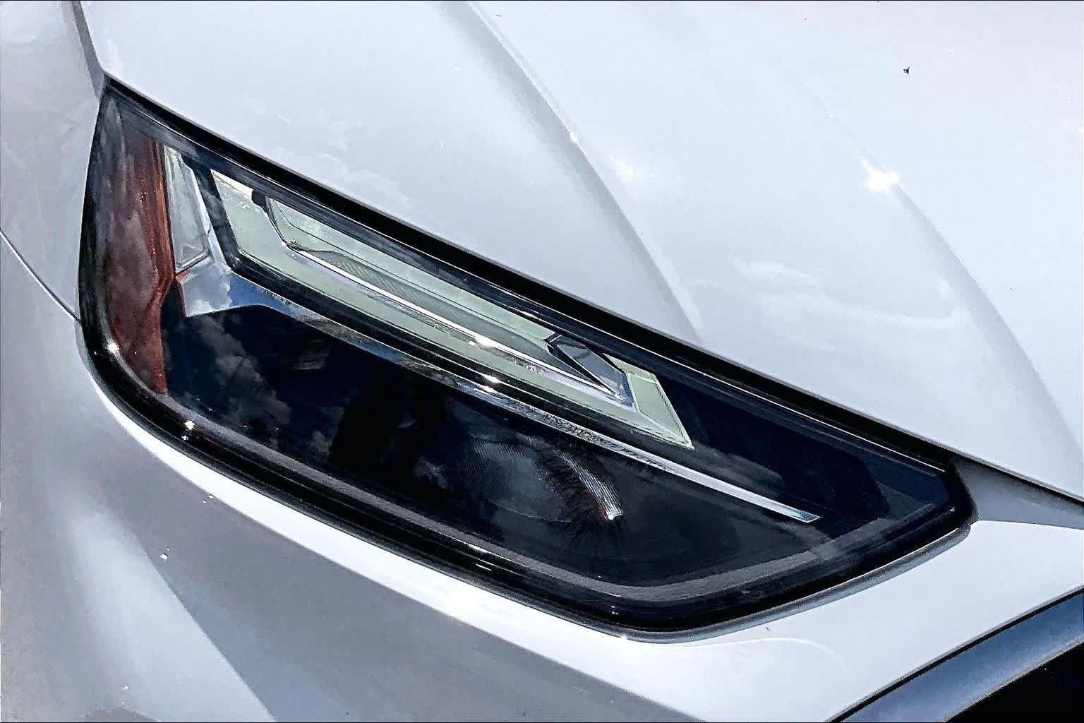 Used 2021 GLACIER WHITE METALLIC Audi Premium Plus image 27