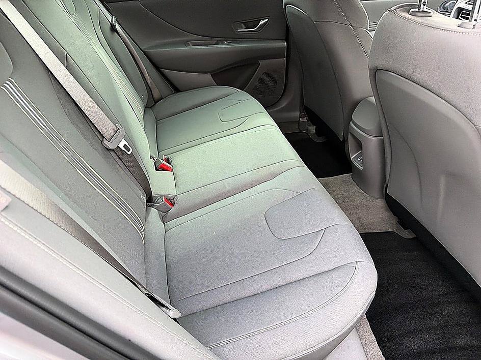 Used 2026 Fluid Metal Hyundai SEL Sport image 22