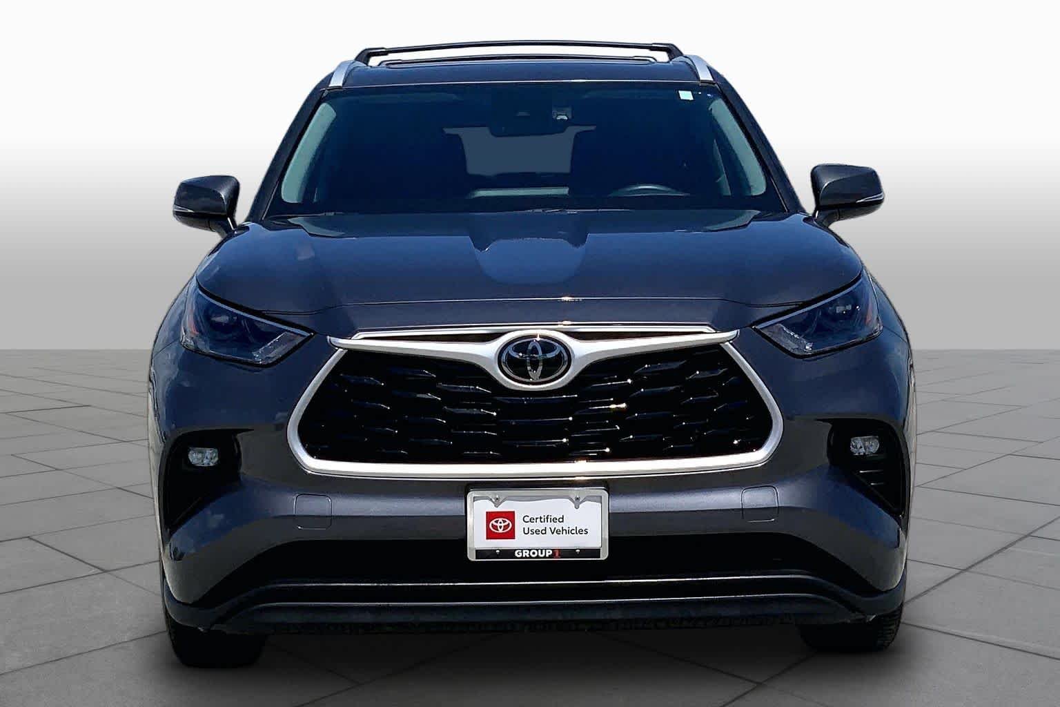 Used 2024 Magnetic Gray Metallic Toyota XLE image 4