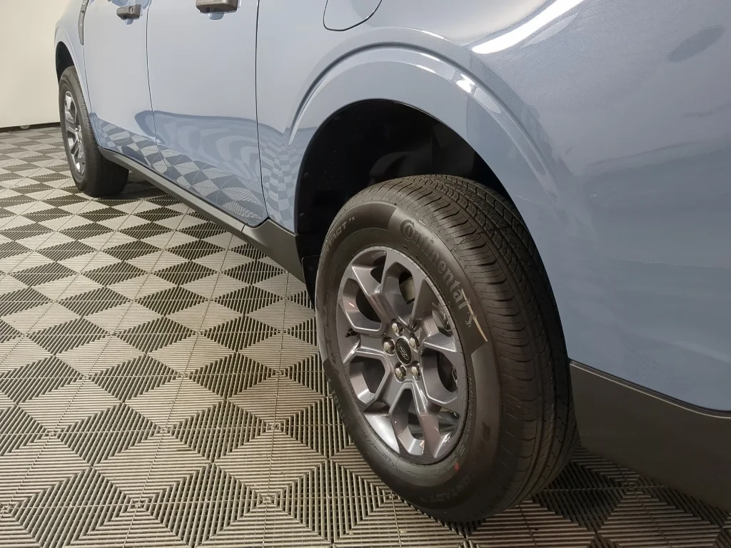 New 2026 Azure Gray Metallic Tri-Coat Ford XLT image 5