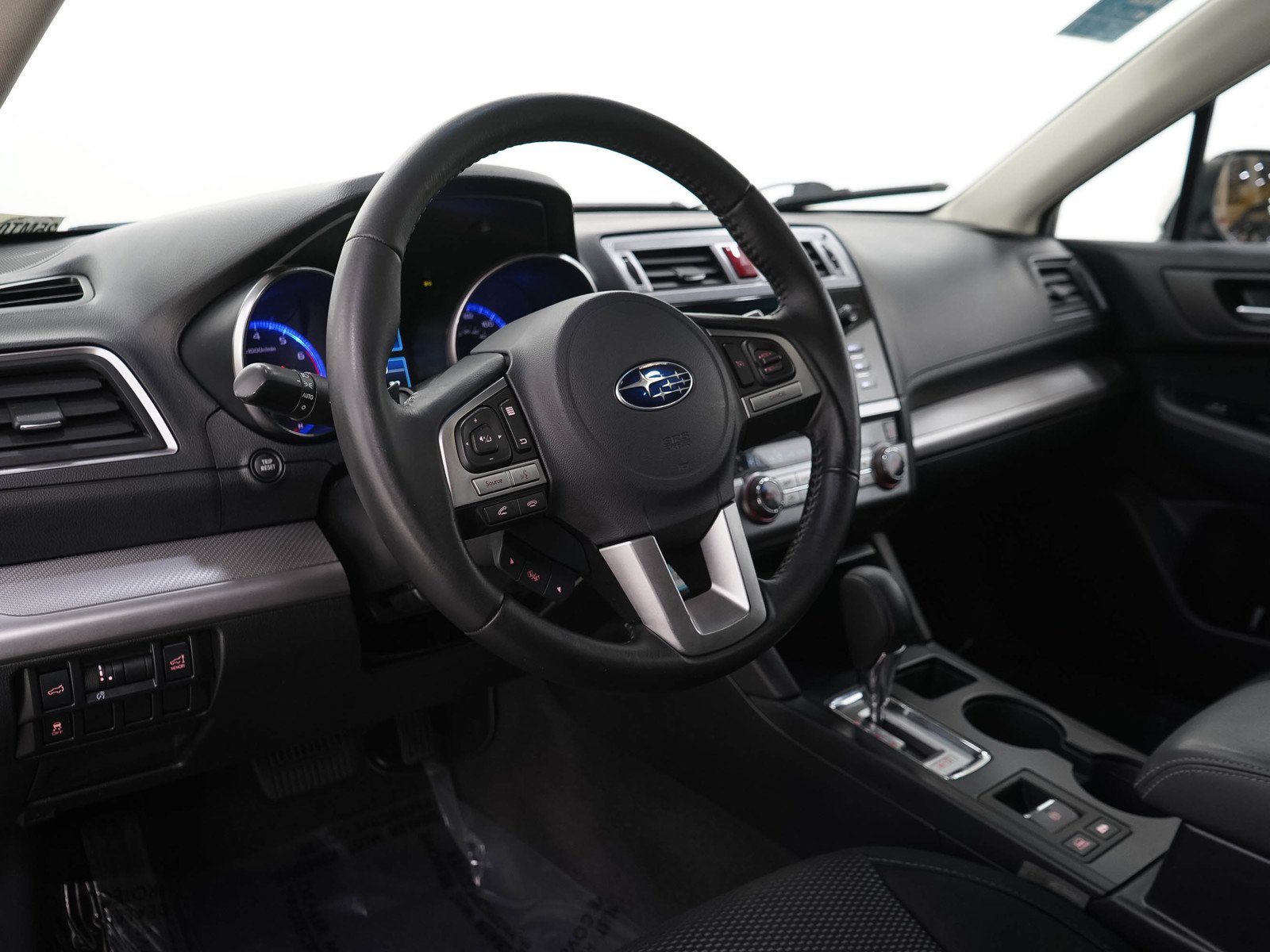 Used 2016 Crystal White Pearl Subaru 2.5i Premium image 24