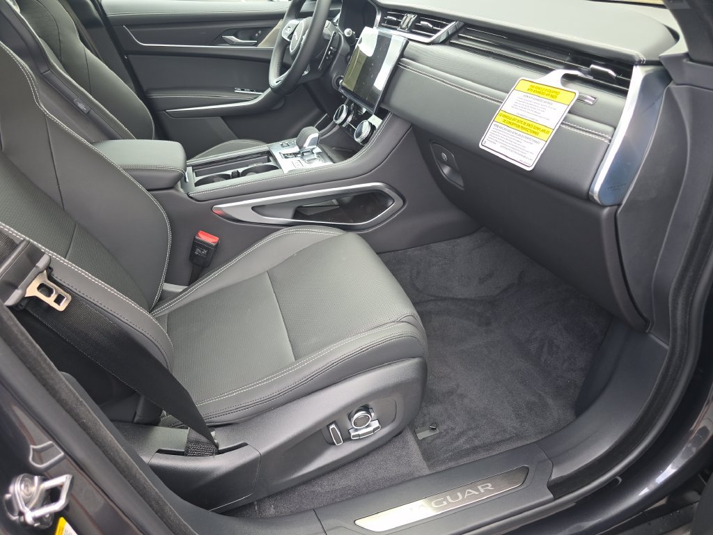 2026 Jaguar F-Pace R-Dynamic S - Photo 26