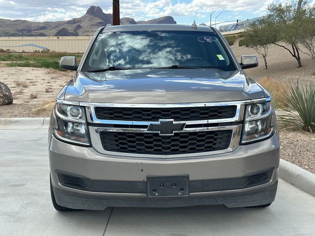 2018 Chevrolet Suburban LT photo 3