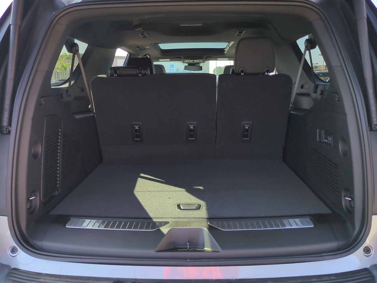 2026 Chevrolet Suburban Premier - Photo 19
