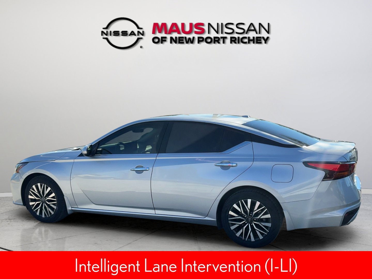 Used 2023 Silver Nissan 2.5 SV image 17
