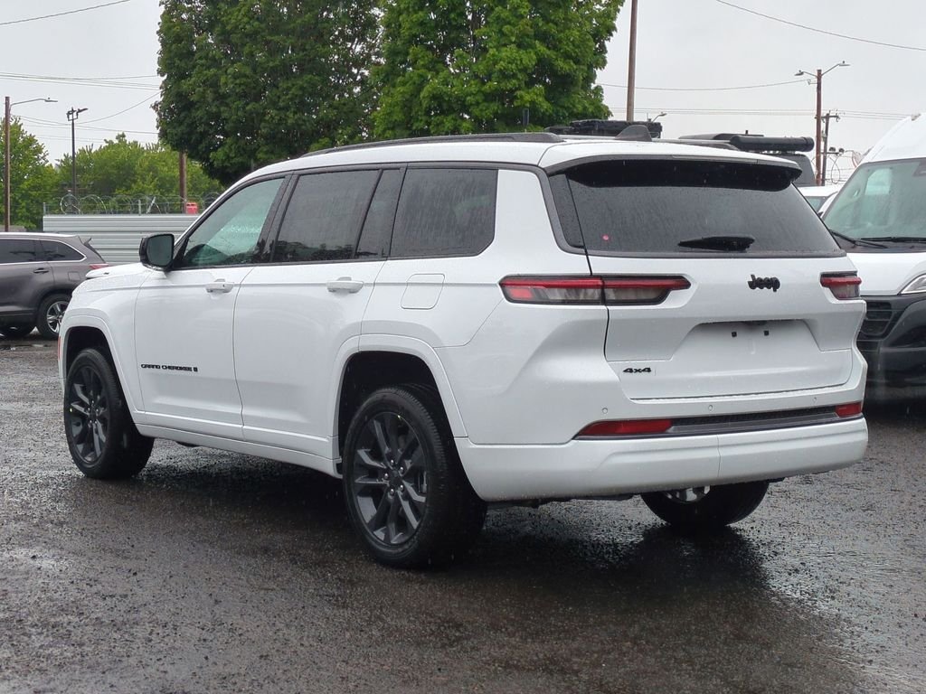 New 2026 Bright White Clear-Coat Exterior Paint Jeep Limited image 5
