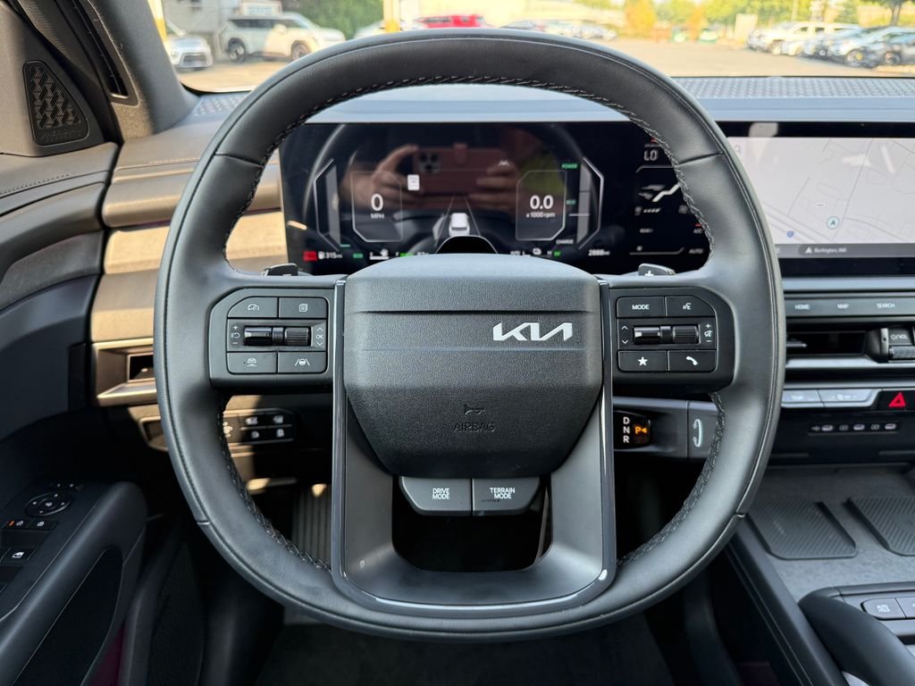 Certified Used 2027 White Kia X-Line SX image 24