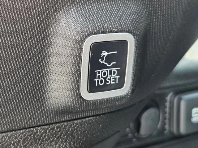 Used 2025 Silver Jeep Limited image 32