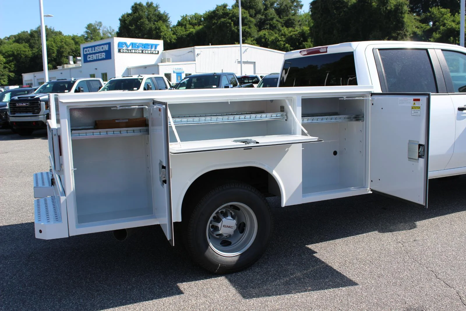 New 2026 Summit White GMC Pro image 12