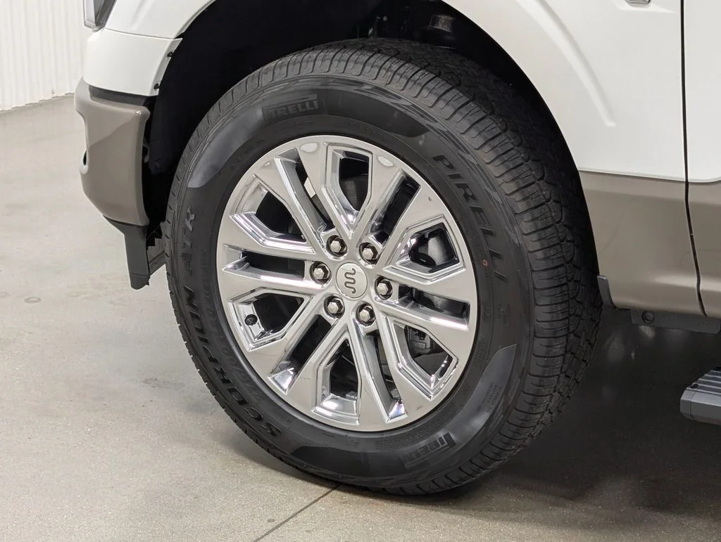 New 2026 Star White Metallic Tri-Coat Ford King Ranch® image 2