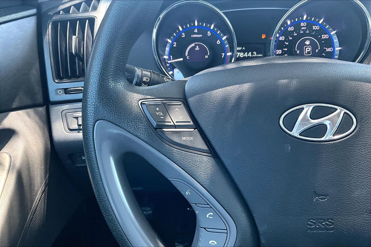 Used 2014 Harbor Gray Metallic Hyundai GLS image 24