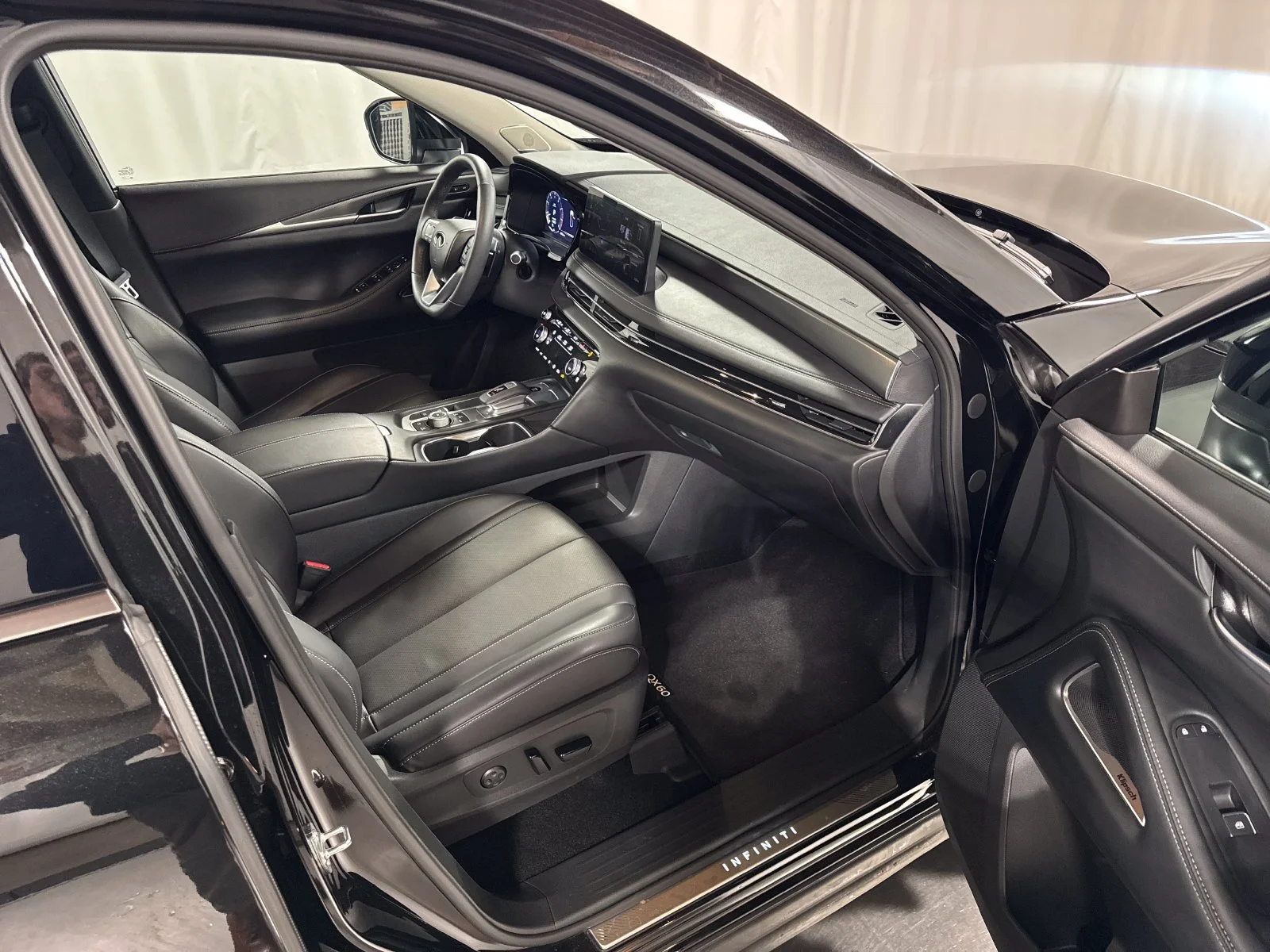 Certified Used 2026 Mineral INFINITI LUXE image 22