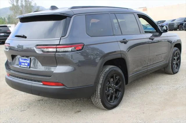 New 2026 Baltic Gray Metallic Clear-Coat Exterior Paint Jeep Laredo image 4