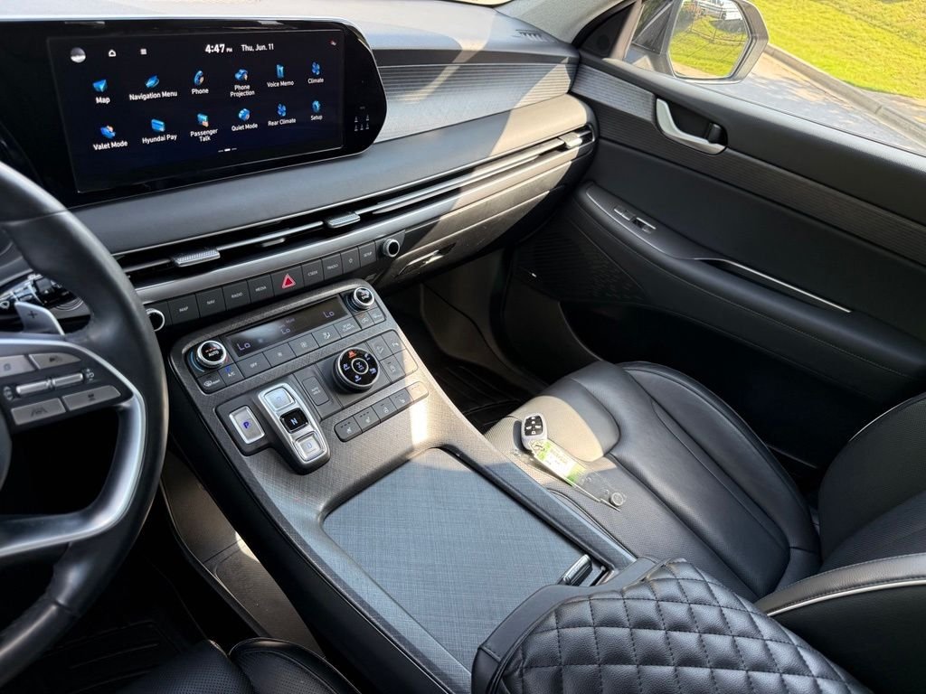 Used 2023 Black Hyundai Limited image 33
